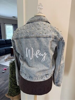 Embroidered "Wifey" Light Wash Pearl Denim Jacket Size Small